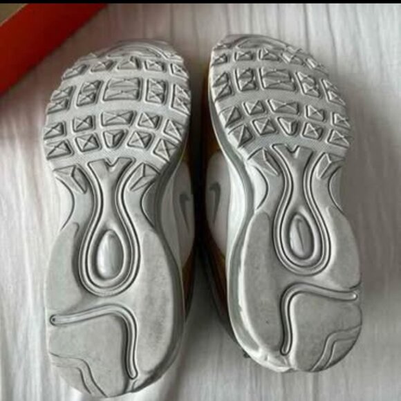 Nike Air Max 97 Metallic Gold - Picture 3 of 8
